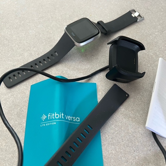 NEW Fitbit Versa Lite Smartwatch with GPS + 2 bands + charger and directions - Picture 5 of 7